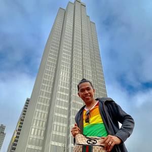 Meet your Posher, Lino